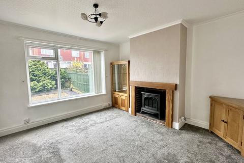 2 bedroom end of terrace house to rent, Old Lane, Birkenshaw