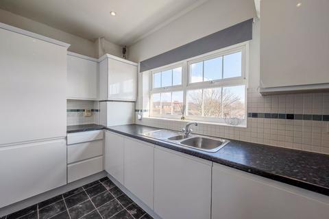 2 bedroom flat for sale, Pettacre Close, West Thamesmead