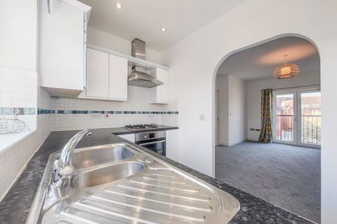 2 bedroom flat for sale - Pettacre Close, West Thamesmead