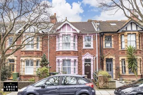 4 bedroom terraced house for sale, Essex Road, Southsea