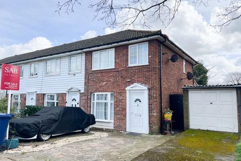 3 bedroom end of terrace house for sale, Canterbury Close, Greenford