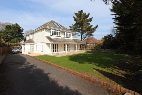 6 bedroom detached house to rent, Bure Road, Friars Cliff