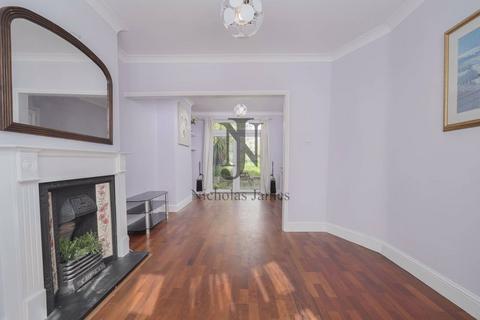 3 bedroom terraced house to rent, Hampden Way, Southgate N14