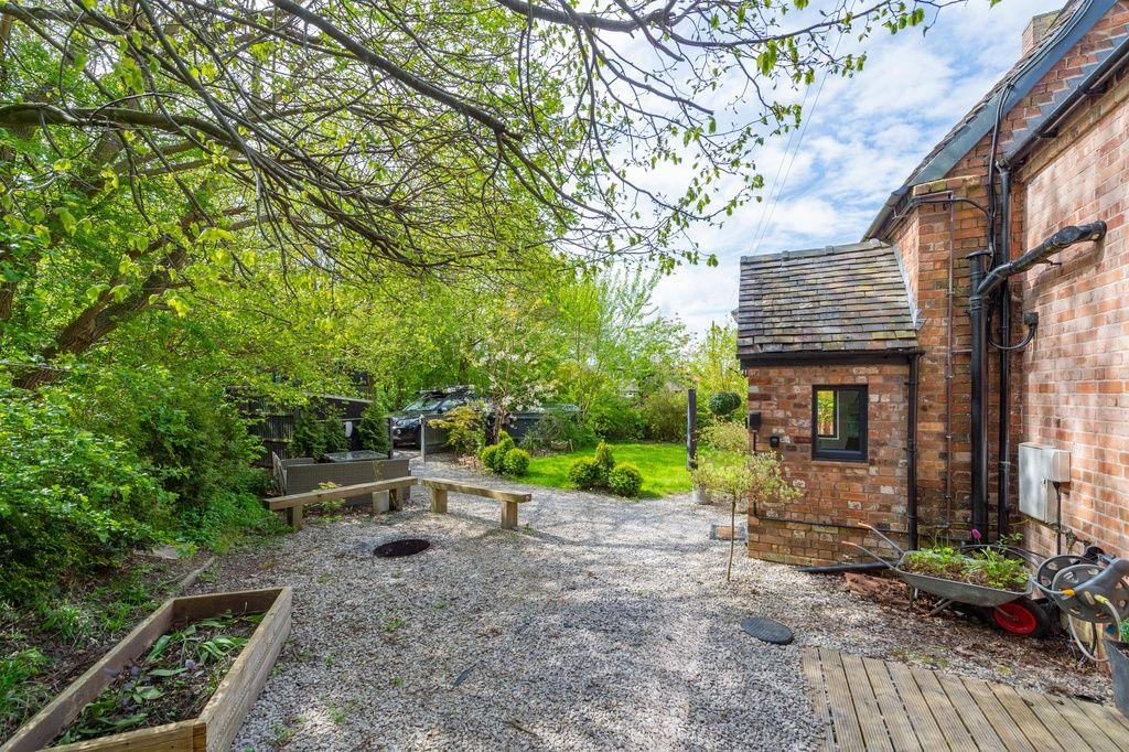 Old Park, Telford TF3 6 bed semidetached house for sale £695,000