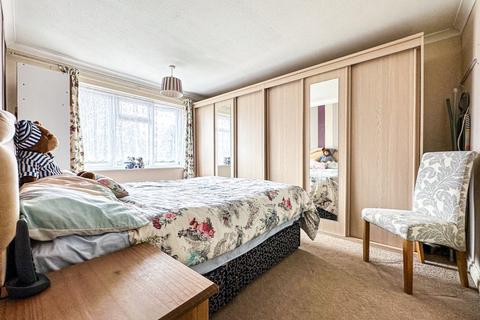 25 Pickeridge Close, Taunton, TA2 7HN