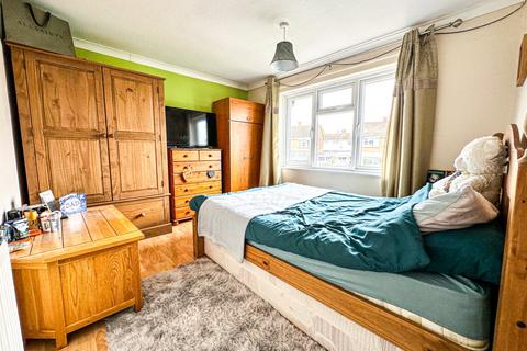 25 Pickeridge Close, Taunton, TA2 7HN