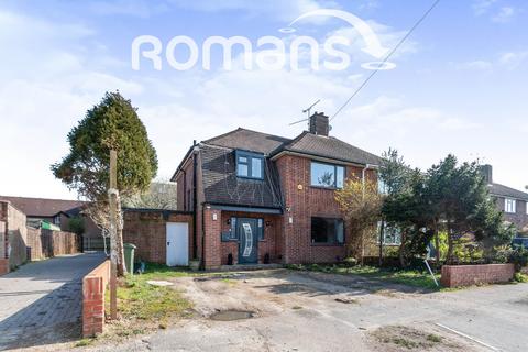 3 bedroom semi-detached house to rent, Attfield Close, Ash