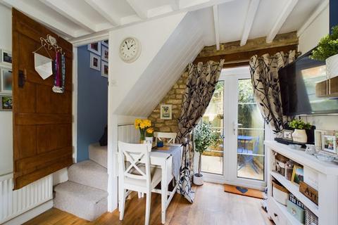 2 bedroom cottage for sale - Gloucester Road, Stonehouse
