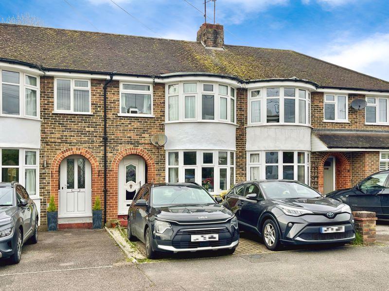 Vale Drive, Horsham 3 bed terraced house for sale £400,000