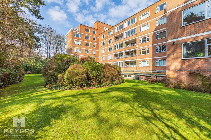 Dean Park Road, Bournemouth 2 bed apartment for sale £240,000