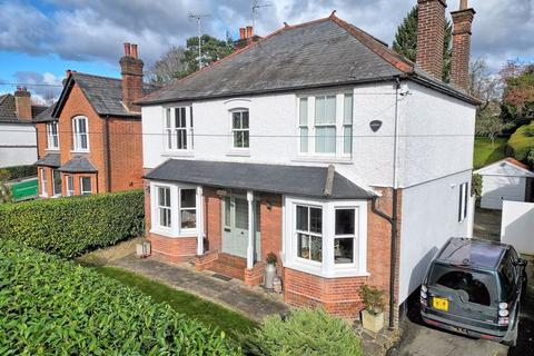 4 bedroom detached house for sale, London Road, Chalfont St. Giles