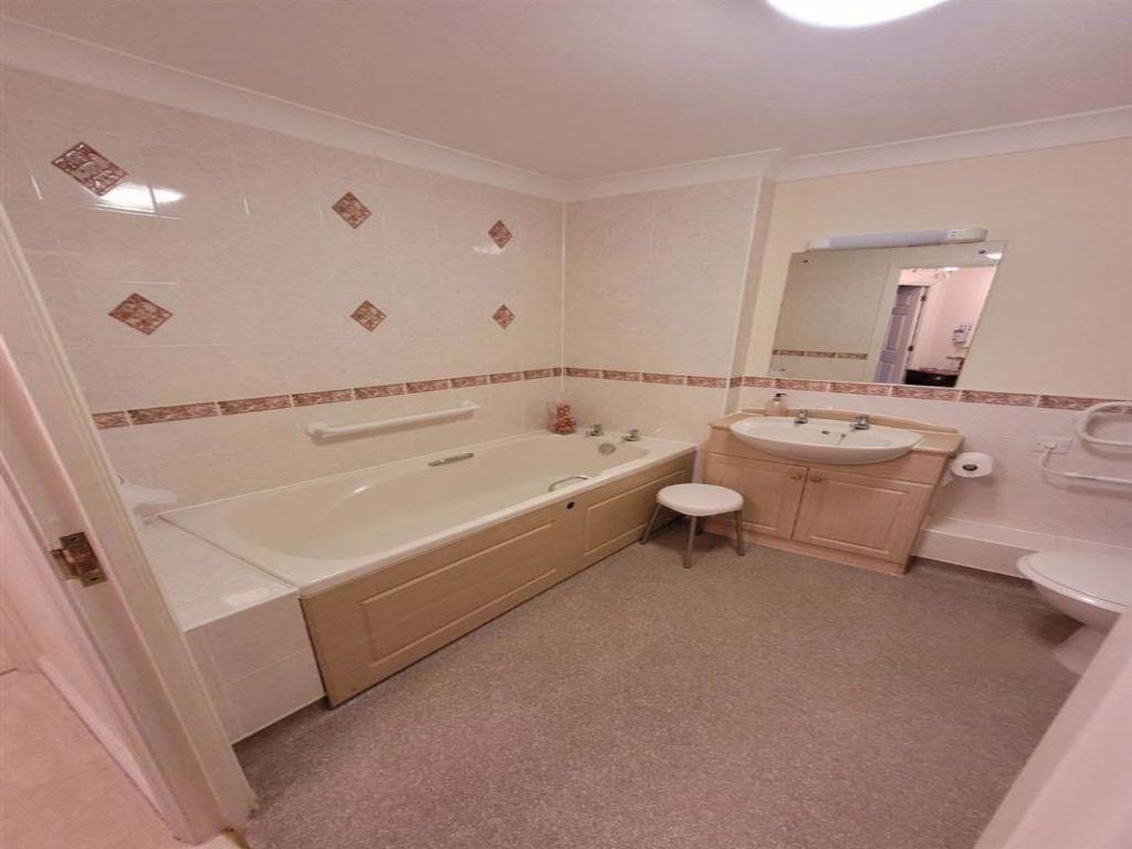 Bathroom /Wet Room