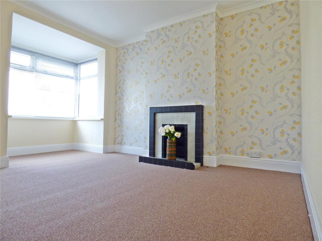 Newhall Street, Cannock, WS11 2 bed semidetached house £895 pcm (£