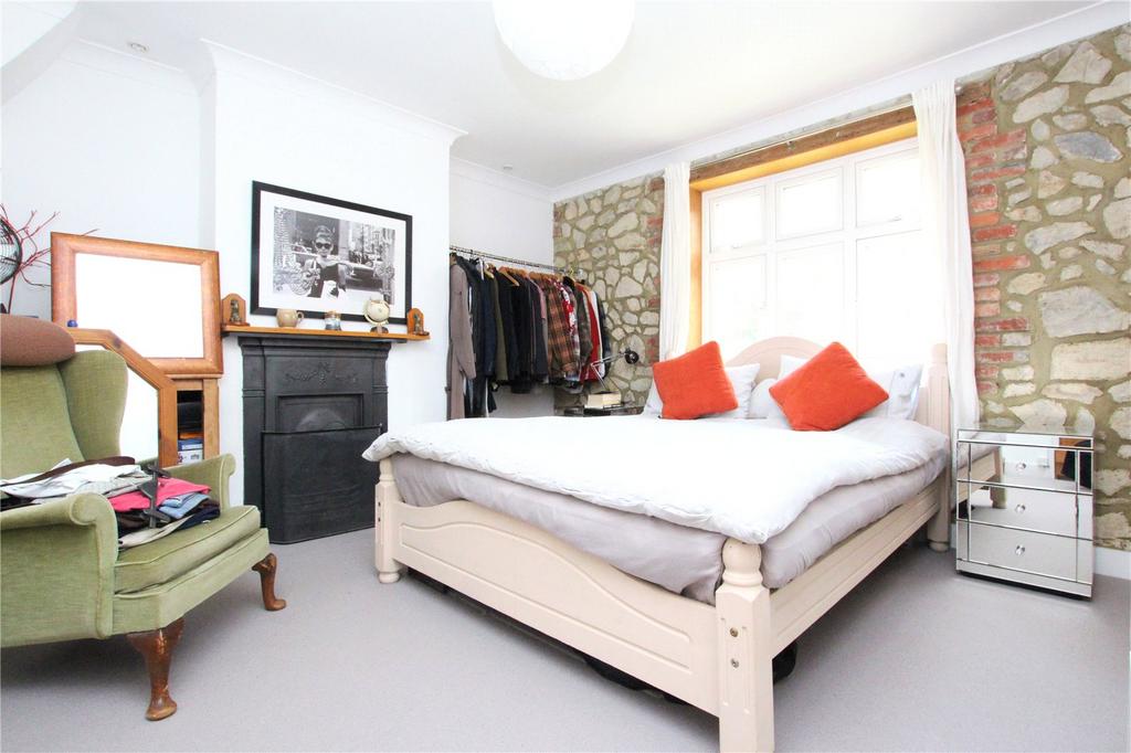 Water Lane, Storrington, Pulborough... Property £750 pcm (£173 pw)