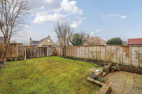 10 Downs Road, Coulsdon, CR5 1AA