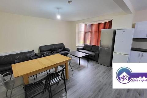 4 bedroom flat to rent - Archway, London N19