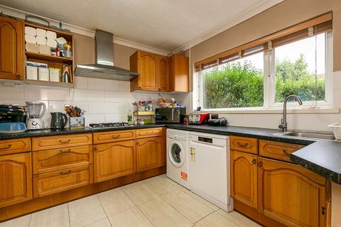 97 The Lindens, New Addington, Croydon, CR0 9EN