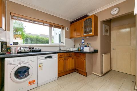 97 The Lindens, New Addington, Croydon, CR0 9EN