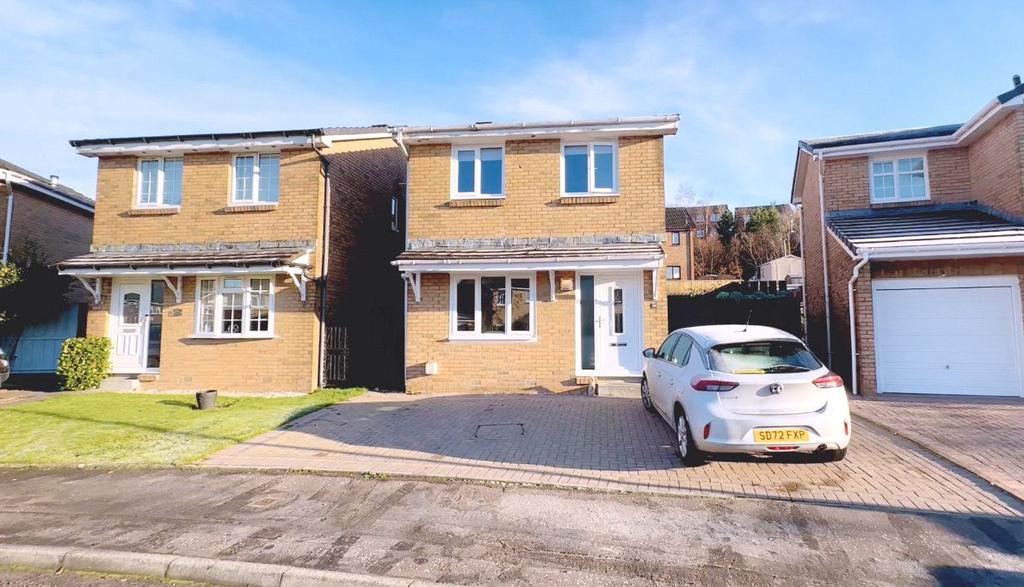Strathleven Drive, Alexandria, Dumbarton, G83 3 bed detached house for