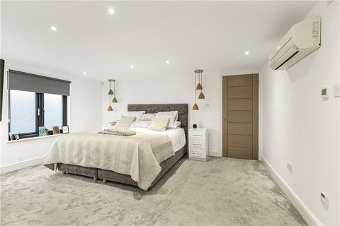 5 bedroom detached house for sale - Fordbridge Road, Sunbury-on-Thames, Surrey, TW16