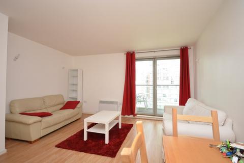 1 bedroom flat to rent, Biscayne Avenue, London E14