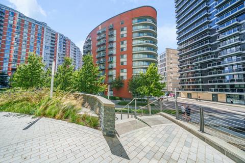 1 bedroom flat to rent, Biscayne Avenue, London E14