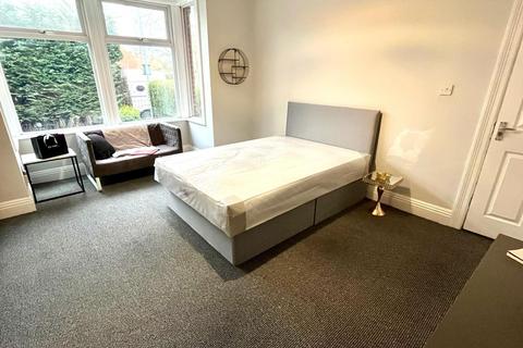 1 bedroom in a house share to rent - Leeds LS15