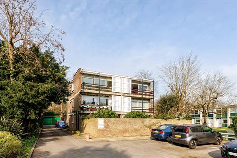 16 Roundacre, London, SW19 6DB