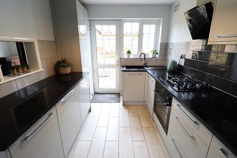 4 bedroom semi-detached house for sale, Upper Lambricks, Rayleigh, SS6