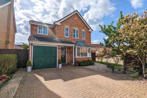 4 bedroom detached house for sale, Buttercup Mead, Biggleswade, SG18