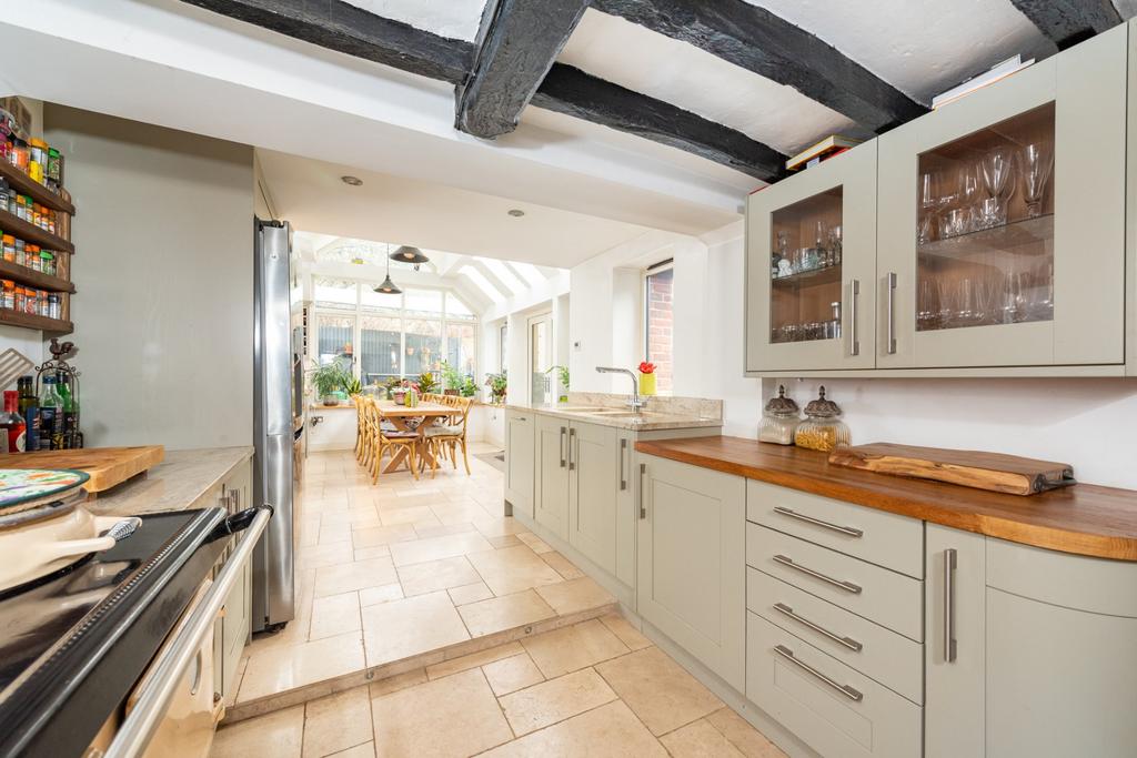 Speen Road, North Dean, High Buckinghamshire, HP14 3 bed