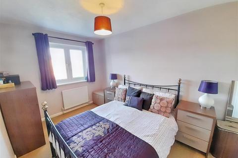 3 bedroom terraced house for sale, Garden Crescent, Barnham