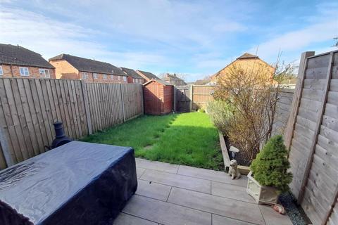 3 bedroom terraced house for sale, Garden Crescent, Barnham