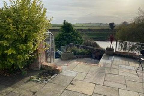 3 bedroom property to rent, Church Row, Co. Durham DL2