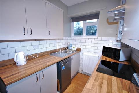2 bedroom apartment to rent, Castlegate (top floor flat), Helmsley York YO62