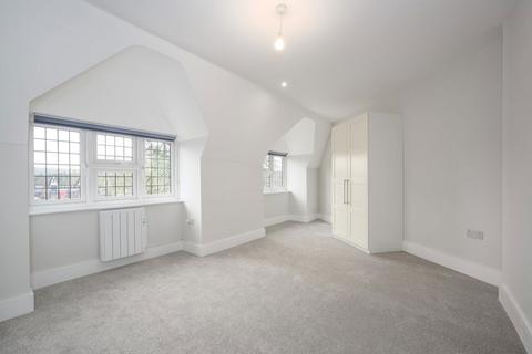 1 bedroom flat to rent, Cobham Way. East Horsley