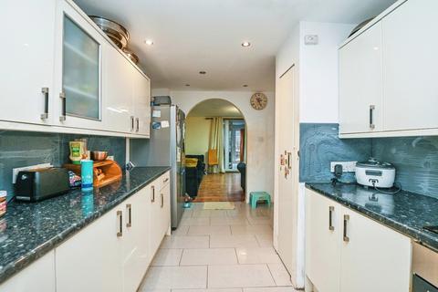 3 bedroom end of terrace house for sale, Henbane Path, Romford RM3
