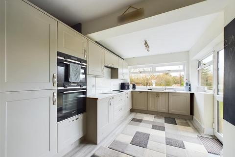 70 Birch Avenue, Gloucester, GL4 4NL