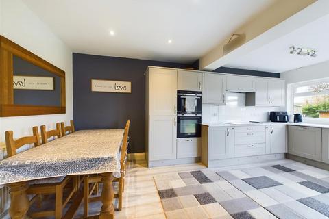70 Birch Avenue, Gloucester, GL4 4NL