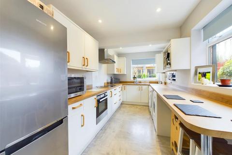 77 Rosebery Avenue, Gloucester, GL1 5EH