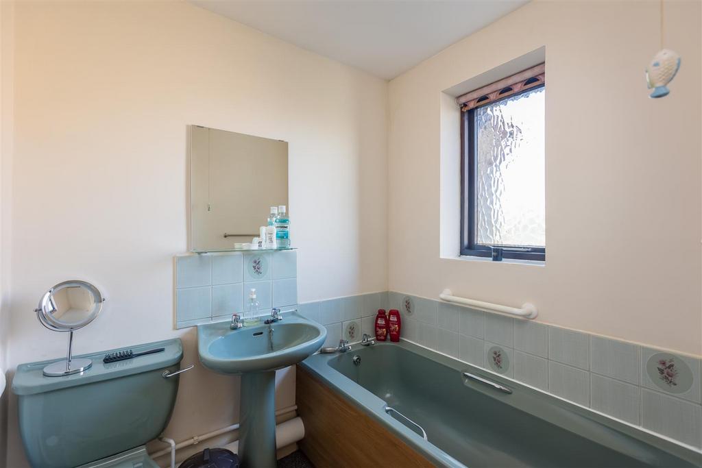 The Chase 15 Bathroom.jpg