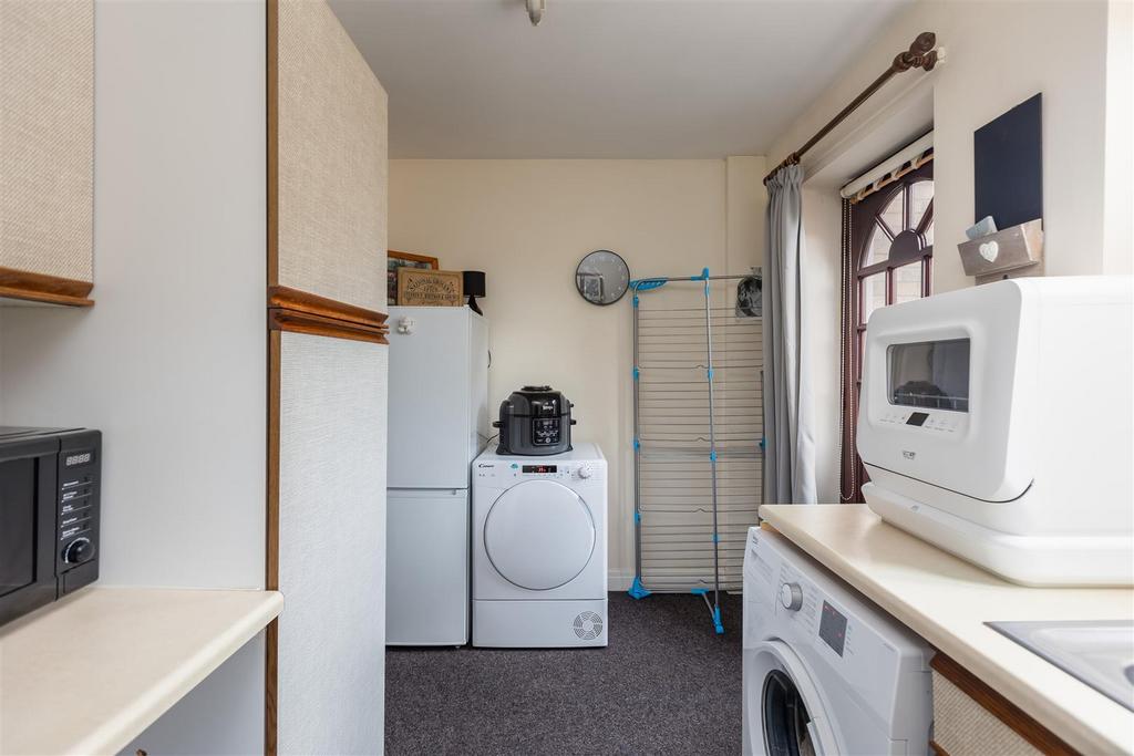 The Chase 15 Kitchen-3.jpg