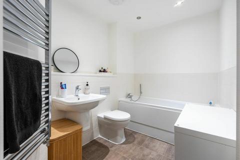 2 bedroom apartment for sale, Caygill Terrace, Halifax