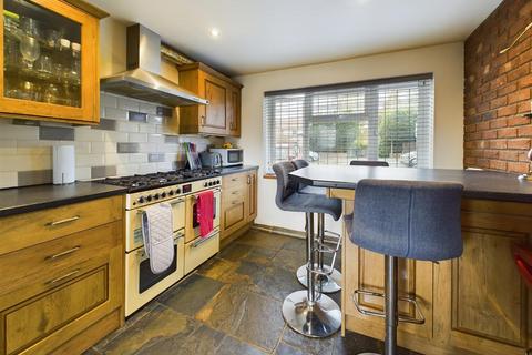 4 bedroom house for sale, Burwood Road, Hersham, Walton-On-Thames