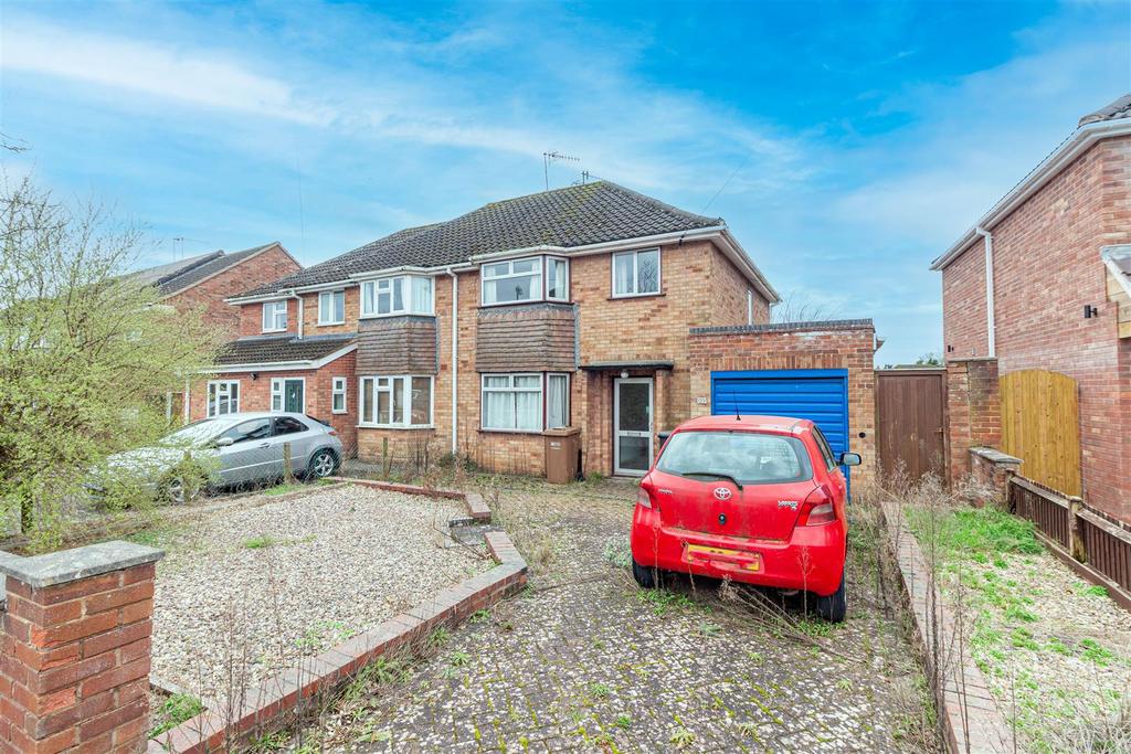Mortlake Avenue, Worcester 3 bed semidetached house for sale £295,000