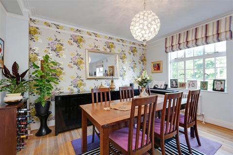 3 bedroom flat for sale, Frognal Lane, Hampstead, NW3