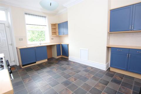 3 bedroom townhouse to rent, Sherwood Place, Bradford
