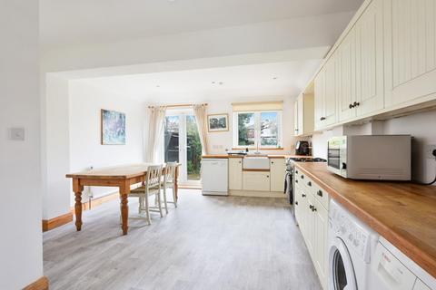 16 Rosedale Road, Epsom, KT17 2JQ
