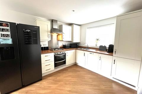6 Ash Close, Cannock, WS11 9UP