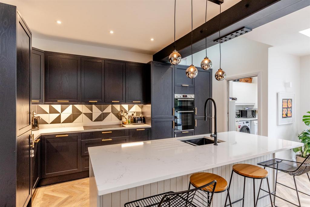 Birchall Road, Redland Island Kitchen 2.jpg